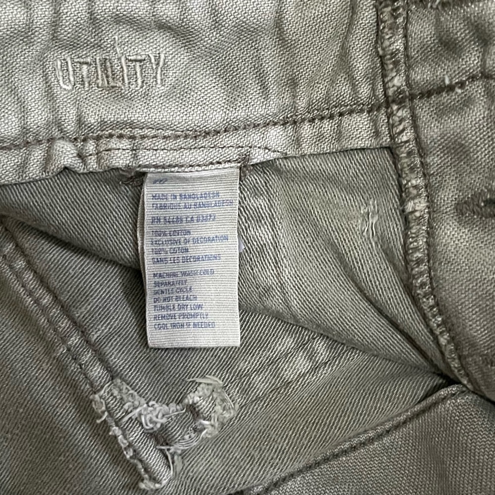 American Eagle Outfitters Olive Cropped Pants (in style of OG 107) - Picture 6 of 10